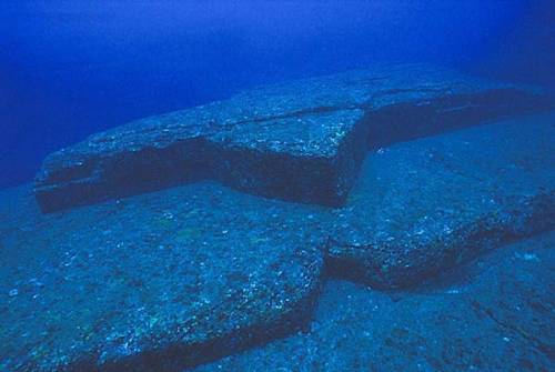Подводные пирамиды в Японии - Остров Йонагуни 09